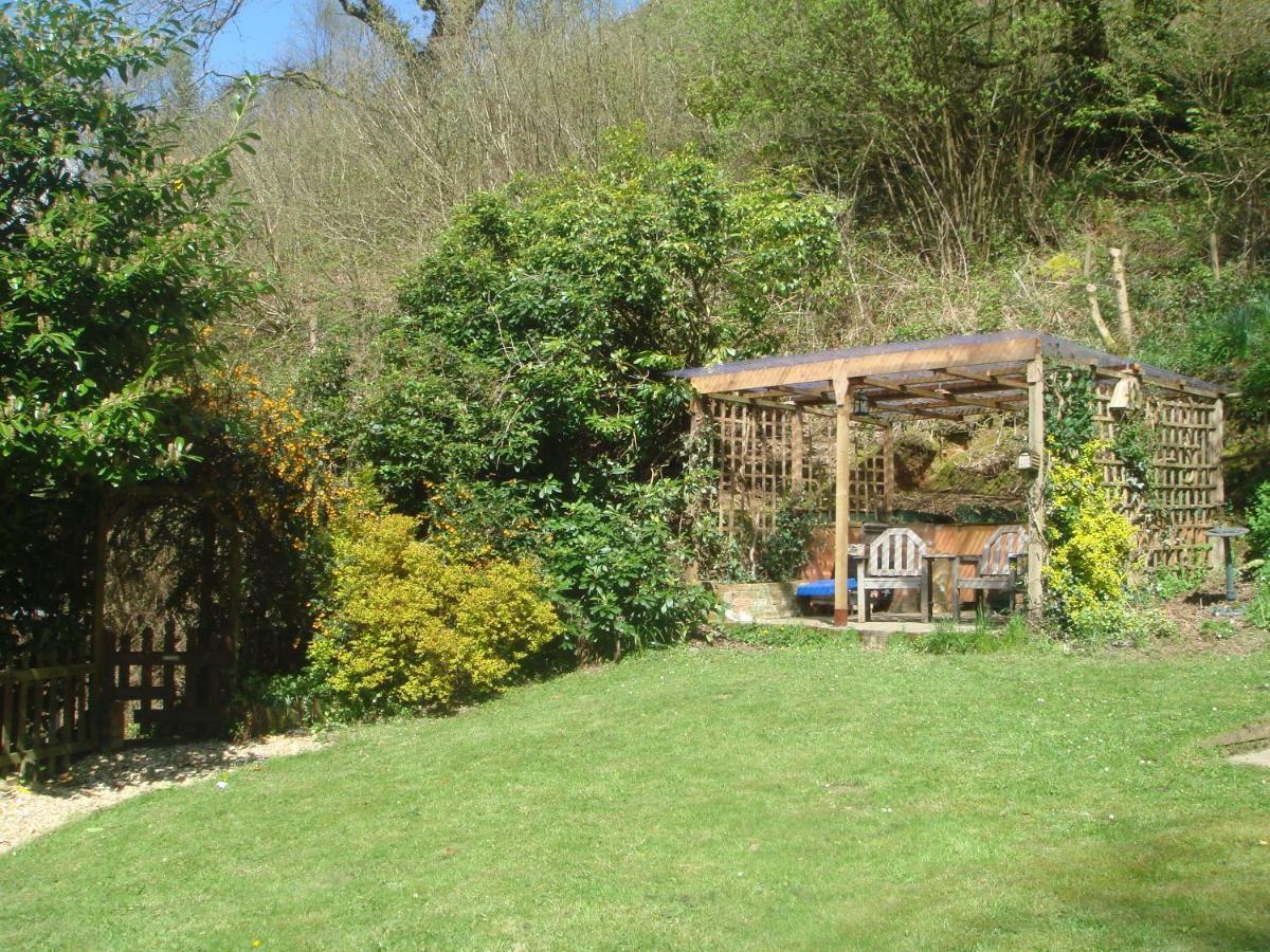 'Morris' The Shepherd'S Hut With Woodland Hot Tub Carmarthen Zewnętrze zdjęcie